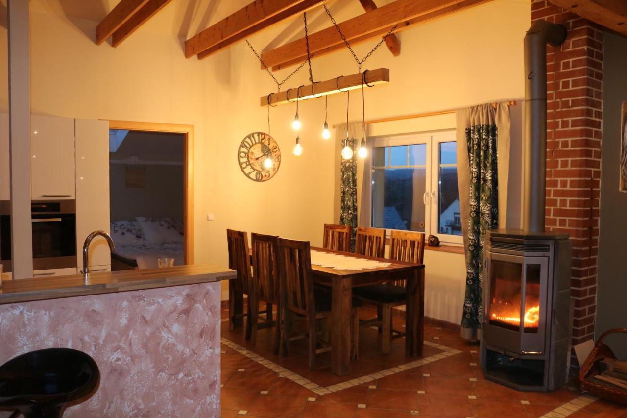 Helle, Offene Dachgeschosswohnung Mit Terrasse Oberloisdorf Ngoại thất bức ảnh